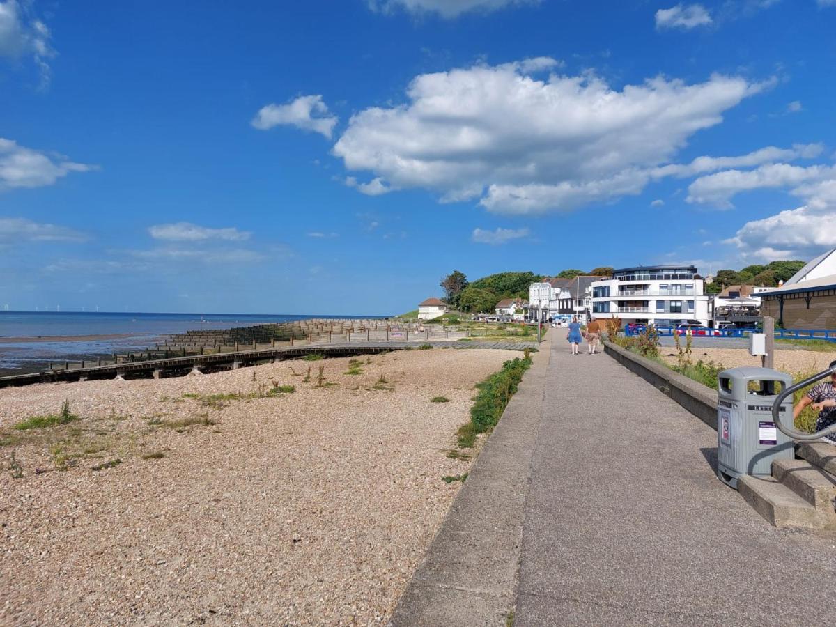 Inviting 1-Bed Apartment In Herne Bay Esterno foto