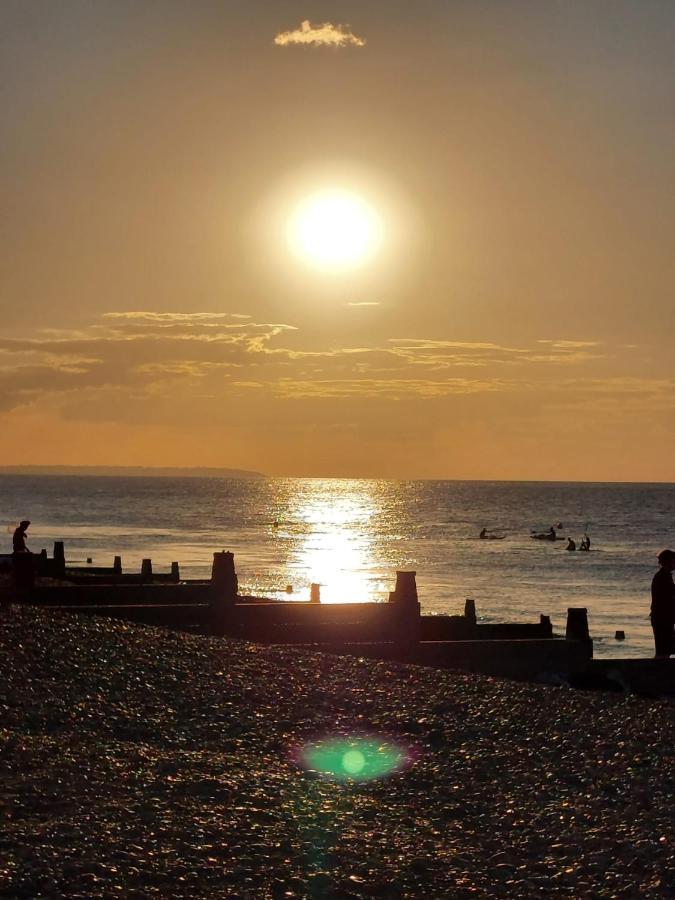 Inviting 1-Bed Apartment In Herne Bay Esterno foto